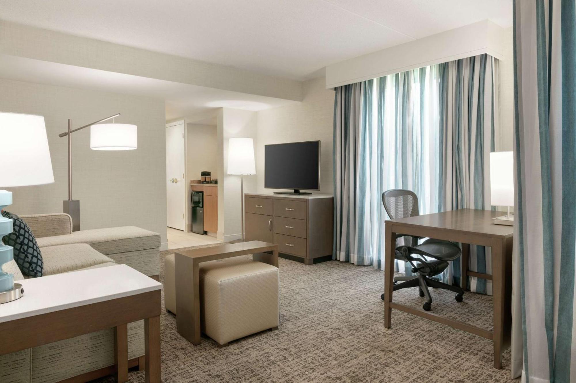 Embassy Suites By Hilton Philadelphia Valley Forge Wayne Exteriér fotografie