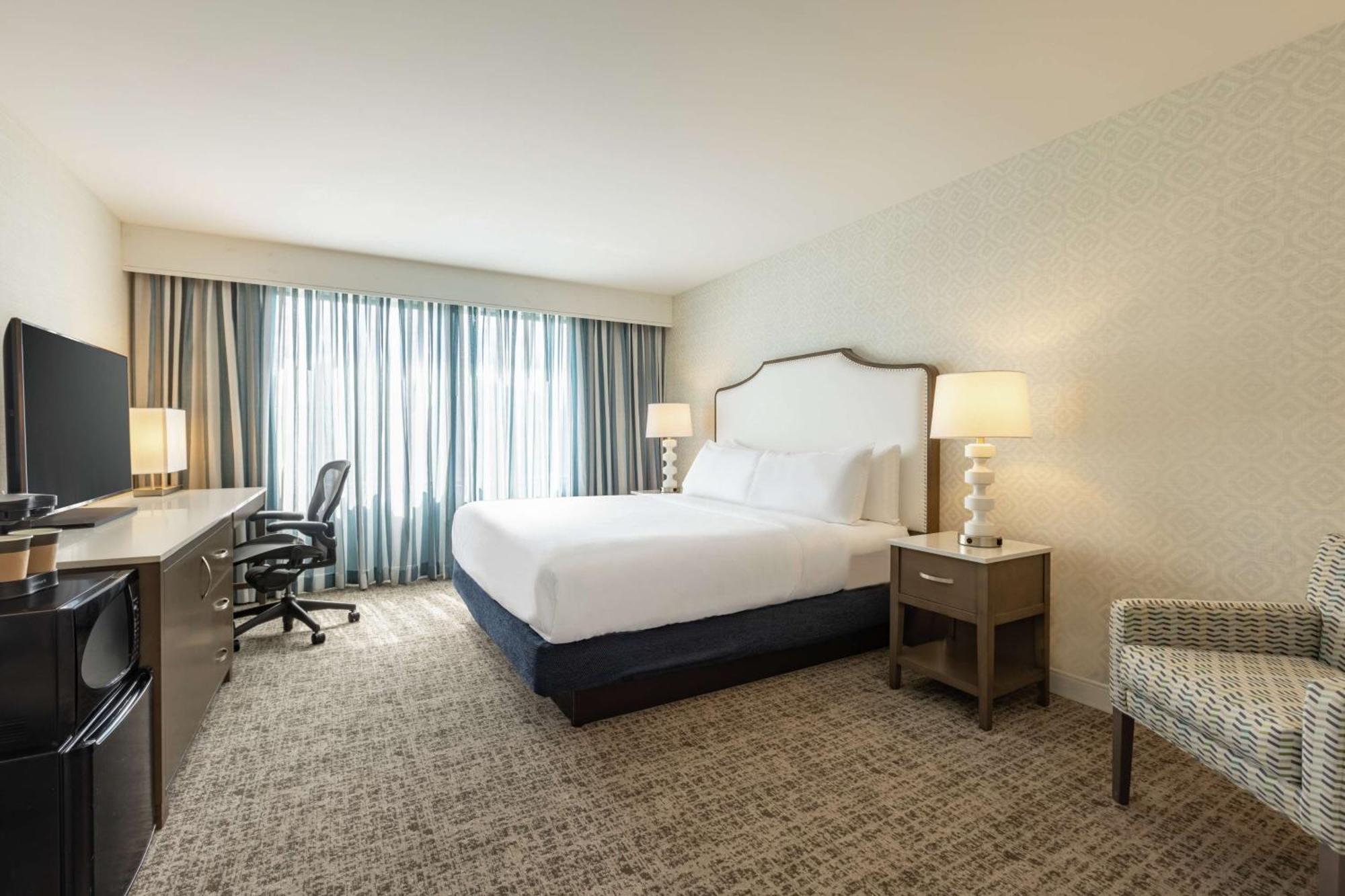 Embassy Suites By Hilton Philadelphia Valley Forge Wayne Exteriér fotografie