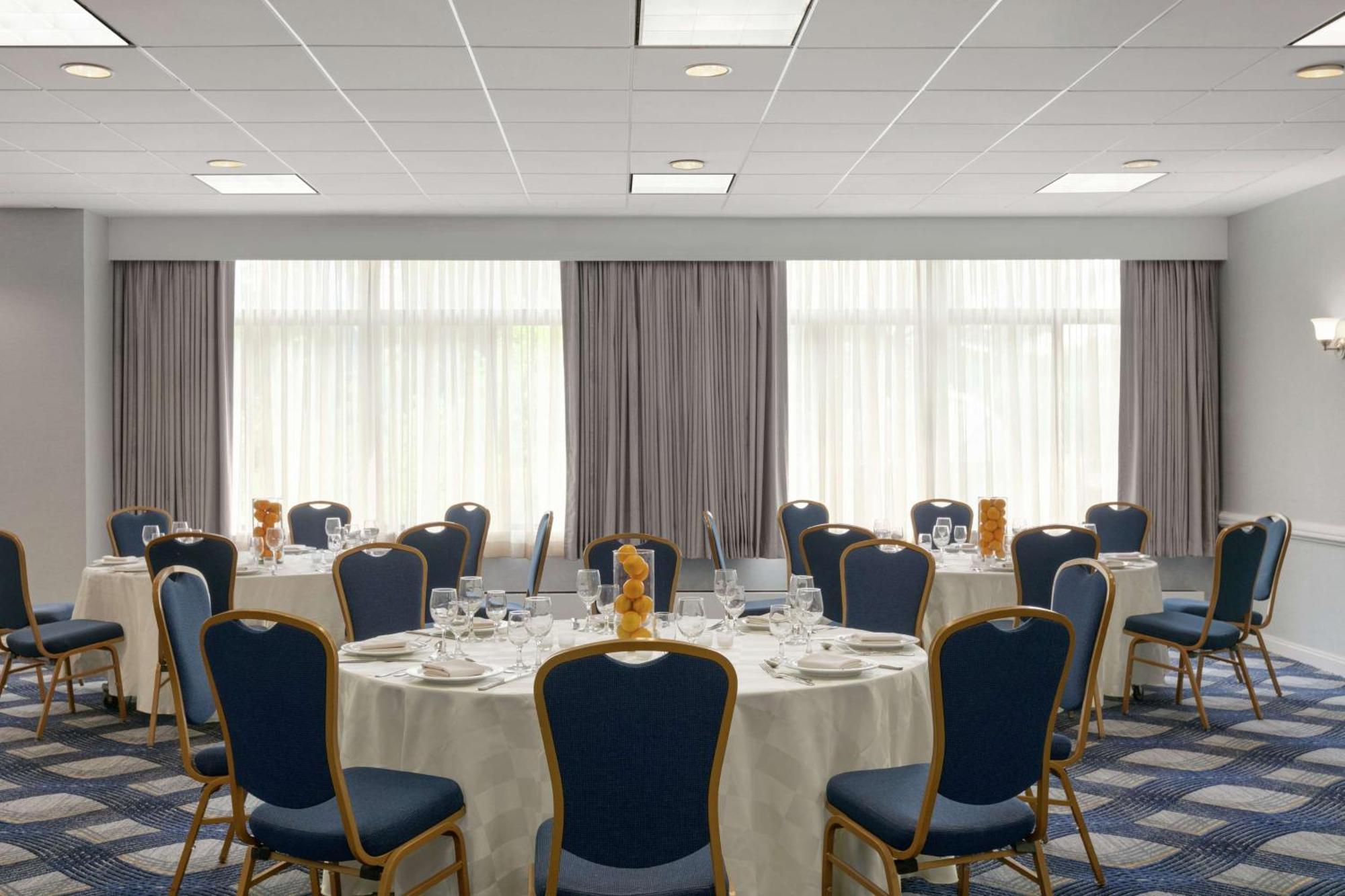 Embassy Suites By Hilton Philadelphia Valley Forge Wayne Exteriér fotografie